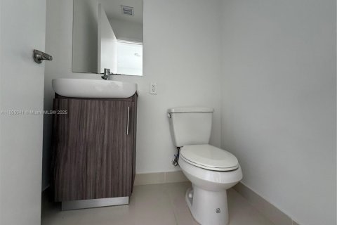 House in Florida City, Florida 5 bedrooms, 176.7 sq.m. № 2052739 - photo 6