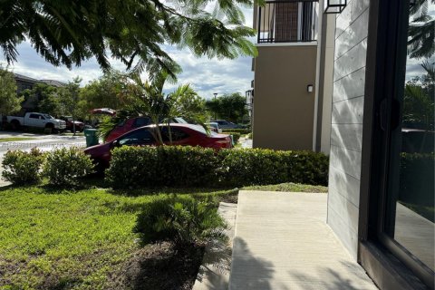 House in Florida City, Florida 5 bedrooms, 176.7 sq.m. № 2052739 - photo 20