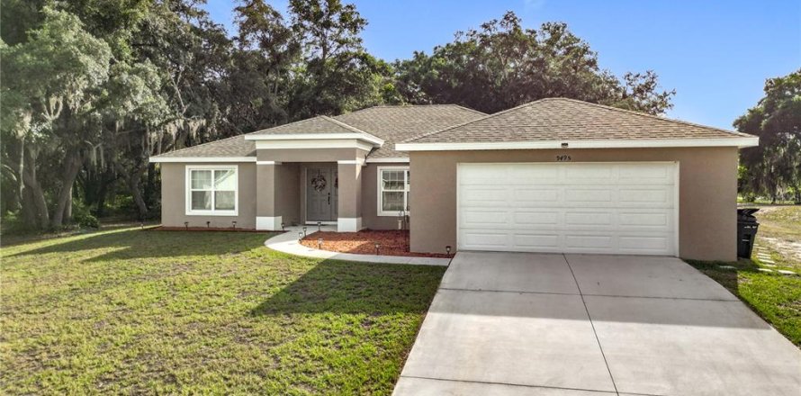 House in Inverness, Florida 5 bedrooms, 224.27 sq.m. № 1782442