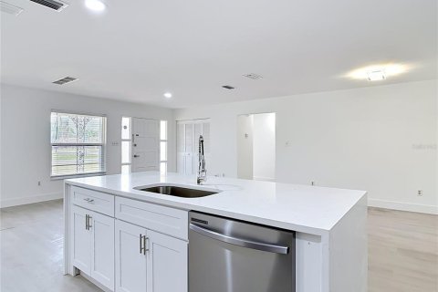 Casa en venta en Deltona, Florida, 3 dormitorios, 148.64 m2 № 2228246 - foto 15