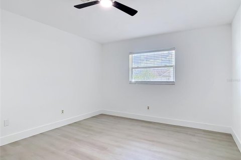 Casa en venta en Deltona, Florida, 3 dormitorios, 148.64 m2 № 2228246 - foto 29