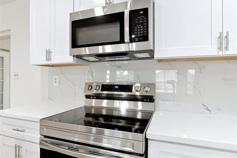 Casa en venta en Deltona, Florida, 3 dormitorios, 148.64 m2 № 2228246 - foto 14