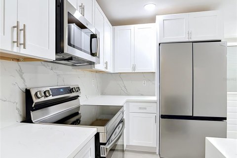 Casa en venta en Deltona, Florida, 3 dormitorios, 148.64 m2 № 2228246 - foto 16