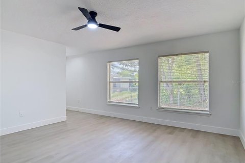 Casa en venta en Deltona, Florida, 3 dormitorios, 148.64 m2 № 2228246 - foto 24