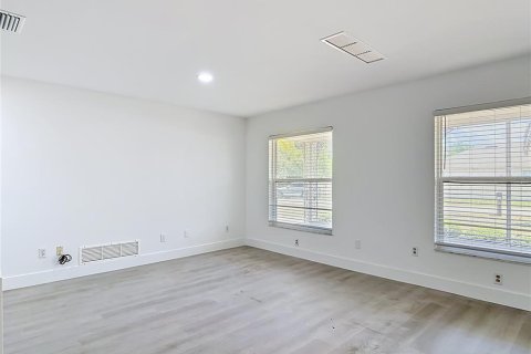 Casa en venta en Deltona, Florida, 3 dormitorios, 148.64 m2 № 2228246 - foto 9