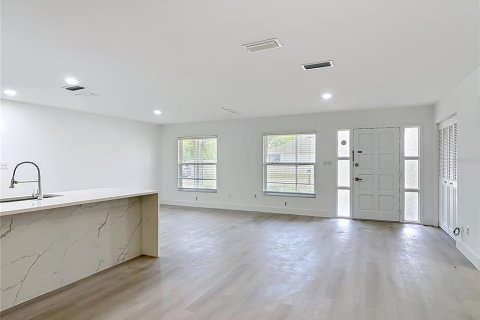 Casa en venta en Deltona, Florida, 3 dormitorios, 148.64 m2 № 2228246 - foto 19