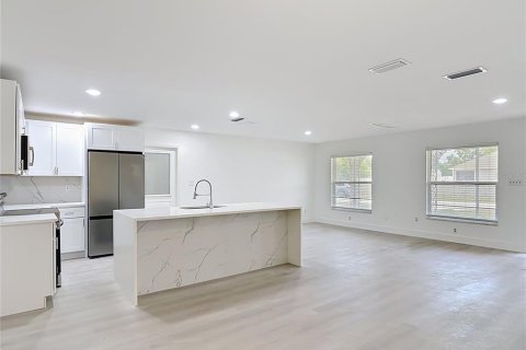 Casa en venta en Deltona, Florida, 3 dormitorios, 148.64 m2 № 2228246 - foto 20
