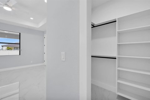 Купить виллу или дом в Кейп-Корал, Флорида 4 спальни, № 1975419 - фото 26