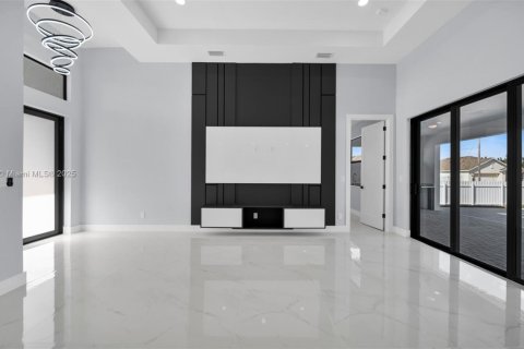 Купить виллу или дом в Кейп-Корал, Флорида 4 спальни, № 1975419 - фото 13