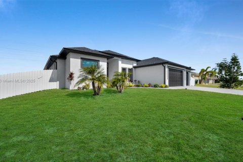 Купить виллу или дом в Кейп-Корал, Флорида 4 спальни, № 1975419 - фото 4