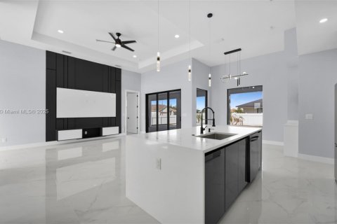 Купить виллу или дом в Кейп-Корал, Флорида 4 спальни, № 1975419 - фото 7