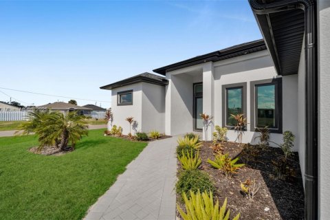 Купить виллу или дом в Кейп-Корал, Флорида 4 спальни, № 1975419 - фото 3