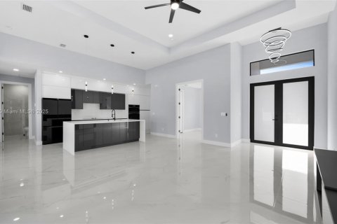 Купить виллу или дом в Кейп-Корал, Флорида 4 спальни, № 1975419 - фото 10