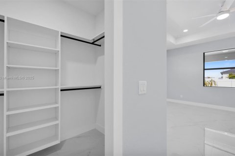 Купить виллу или дом в Кейп-Корал, Флорида 4 спальни, № 1975419 - фото 25