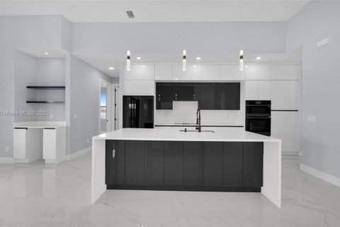 Купить виллу или дом в Кейп-Корал, Флорида 4 спальни, № 1975419 - фото 12