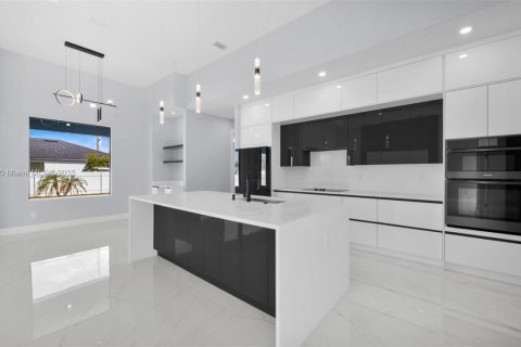 Купить виллу или дом в Кейп-Корал, Флорида 4 спальни, № 1975419 - фото 6