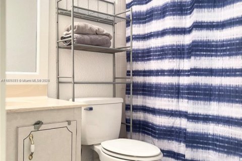 Condo in Tamarac, Florida, 2 bedrooms  № 1961004 - photo 5