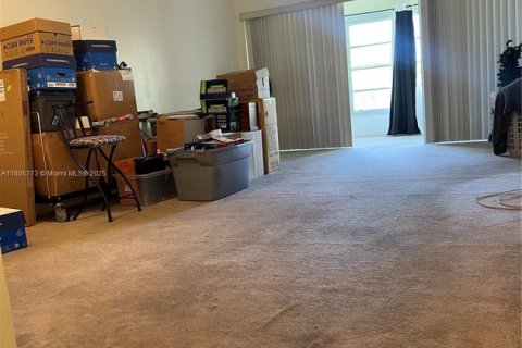 Condo in Tamarac, Florida, 2 bedrooms  № 1961004 - photo 2