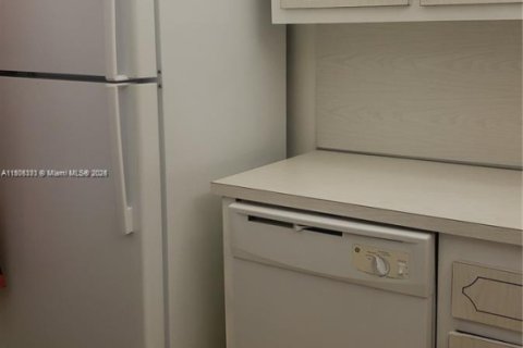 Condo in Tamarac, Florida, 2 bedrooms  № 1961004 - photo 7