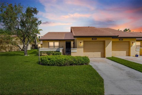 Casa en venta en Fort Myers, Florida, 2 dormitorios, 100.33 m2 № 1618367 - foto 1