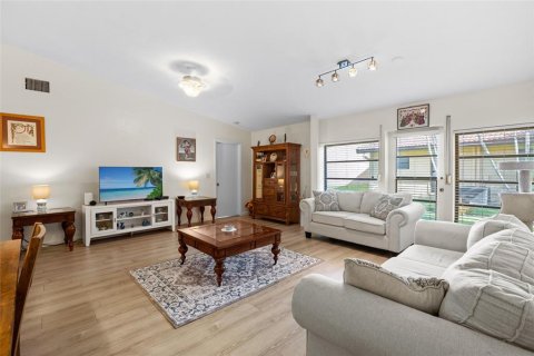 Casa en venta en Fort Myers, Florida, 2 dormitorios, 100.33 m2 № 1618367 - foto 13