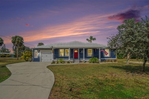 Casa en Punta Gorda, Florida 2 dormitorios, 110.83 m2 № 2096629