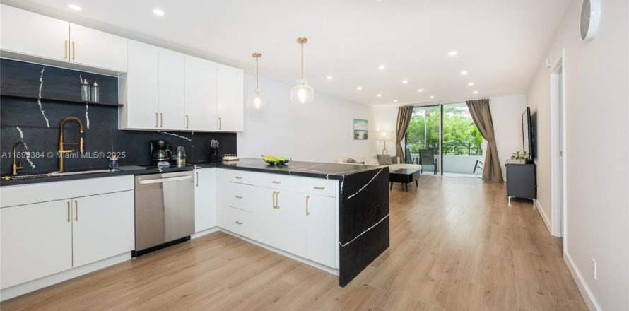 Condominio en Hallandale Beach, Florida, 1 dormitorio № 2076908