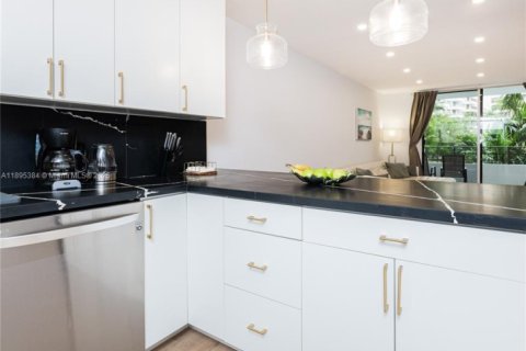 Condominio en venta en Hallandale Beach, Florida, 1 dormitorio, 92.9 m2 № 2076908 - foto 4