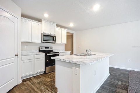 House in Palm Coast, Florida 4 bedrooms, 172.98 sq.m. № 1657886 - photo 9