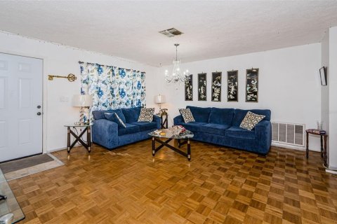 Casa en venta en Port Richey, Florida, 2 dormitorios, 137.5 m2 № 1722204 - foto 4