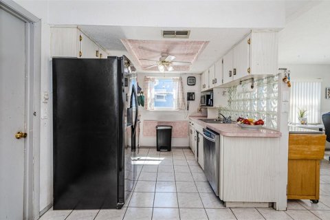 Casa en venta en Port Richey, Florida, 2 dormitorios, 137.5 m2 № 1722204 - foto 8