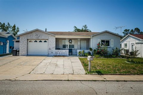 Casa en venta en Port Richey, Florida, 2 dormitorios, 137.5 m2 № 1722204 - foto 1