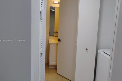 Купить кондоминиум в Бока-Ратон, Флорида 1 спальня, 65.03м2, № 1976145 - фото 6