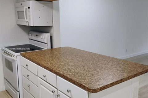 Купить кондоминиум в Бока-Ратон, Флорида 1 спальня, 65.03м2, № 1976145 - фото 4