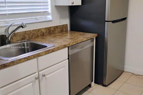 Купить кондоминиум в Бока-Ратон, Флорида 1 спальня, 65.03м2, № 1976145 - фото 3