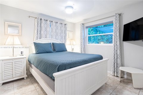 Commercial property in Wilton Manors, Florida 189.71 sq.m. № 2013619 - photo 16