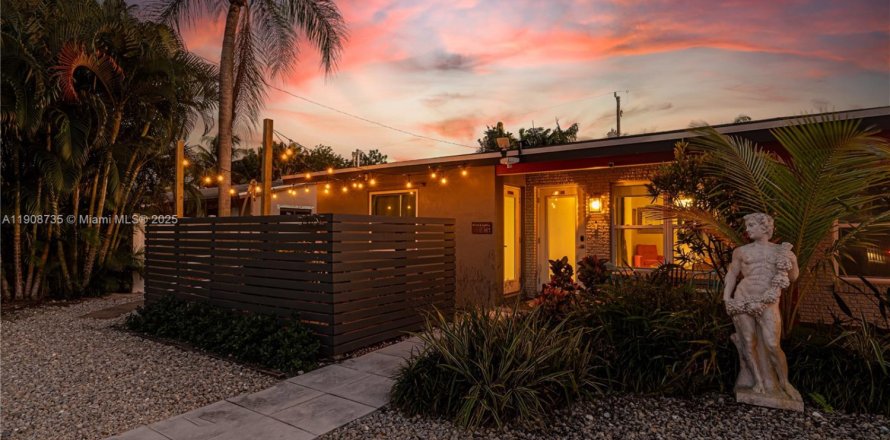 Commercial property in Wilton Manors, Florida 189.71 sq.m. № 2013619