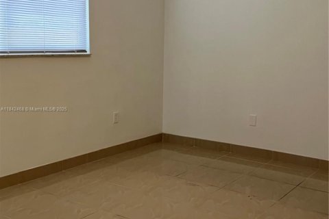 Touwnhouse à louer à Miami, Floride: 3 chambres, 130.06 m2 № 1834167 - photo 4