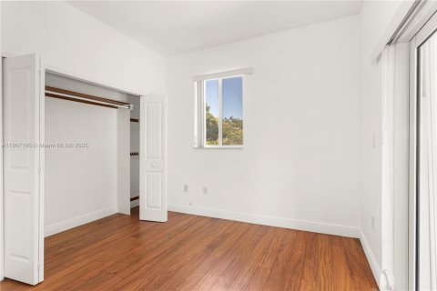 Townhouse in Miami, Florida 3 bedrooms, 223.34 sq.m. № 2012669 - photo 25