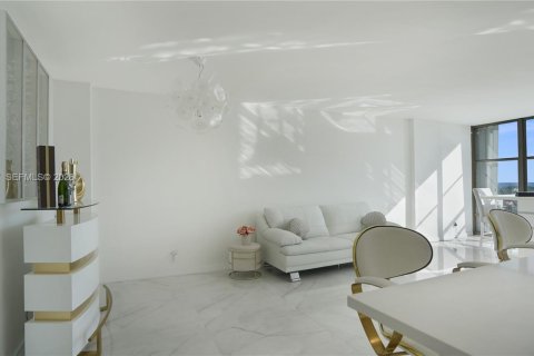 Copropriété à vendre à Hallandale Beach, Floride: 2 chambres, 94.76 m2 № 2000079 - photo 11