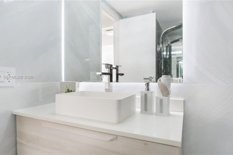 Copropriété à vendre à Hallandale Beach, Floride: 2 chambres, 94.76 m2 № 2000079 - photo 29
