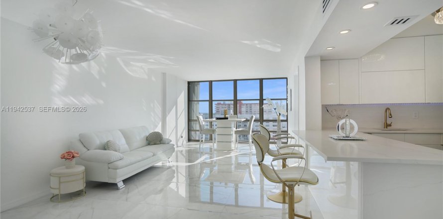 Condo à Hallandale Beach, Floride, 2 chambres  № 2000079