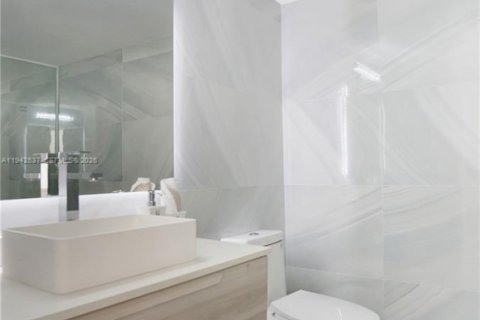 Copropriété à vendre à Hallandale Beach, Floride: 2 chambres, 94.76 m2 № 2000079 - photo 28