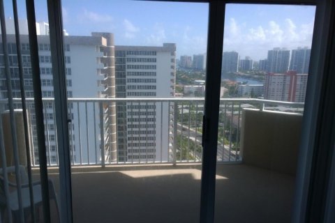 Copropriété à louer à Hallandale Beach, Floride: 1 chambre, 80.82 m2 № 2389626 - photo 8