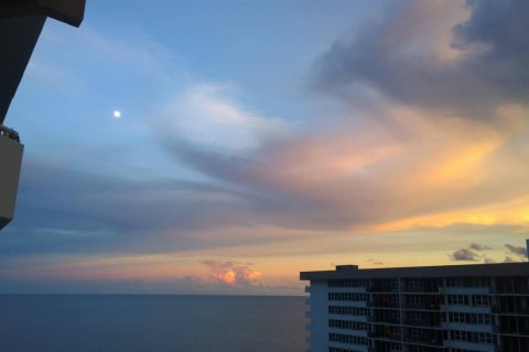 Copropriété à louer à Hallandale Beach, Floride: 1 chambre, 80.82 m2 № 2389626 - photo 9