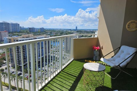 Copropriété à louer à Hallandale Beach, Floride: 1 chambre, 80.82 m2 № 2389626 - photo 4