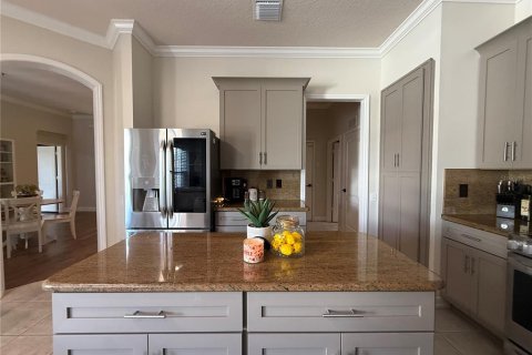 House in Land O' Lakes, Florida 4 bedrooms, 281.77 sq.m. № 2351453 - photo 4