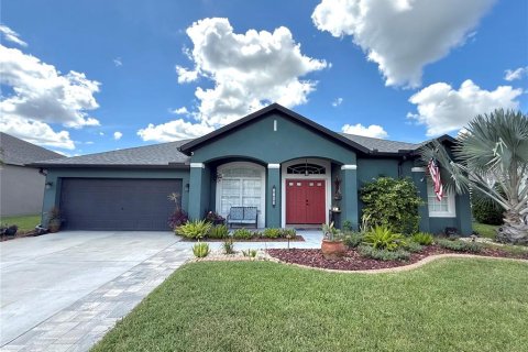 House in Land O' Lakes, Florida 4 bedrooms, 281.77 sq.m. № 2351453