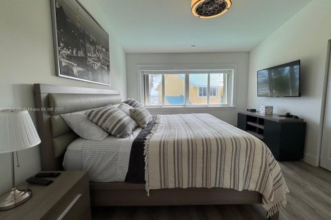 Condo in St. Lucie, Florida, 2 bedrooms  № 2012919 - photo 14