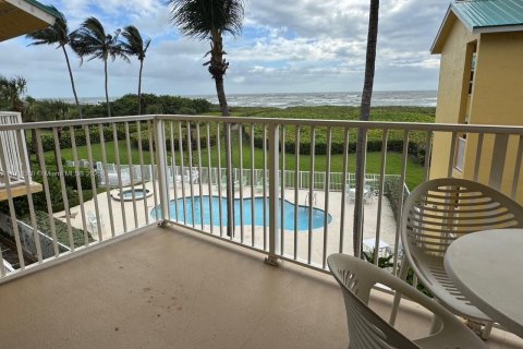 Condo in St. Lucie, Florida, 2 bedrooms  № 2012919 - photo 2
